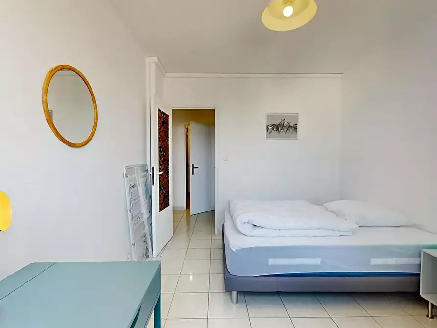 Immagine 3 di Camera in affitto  in Rue Ernest Renan a Vénissieux