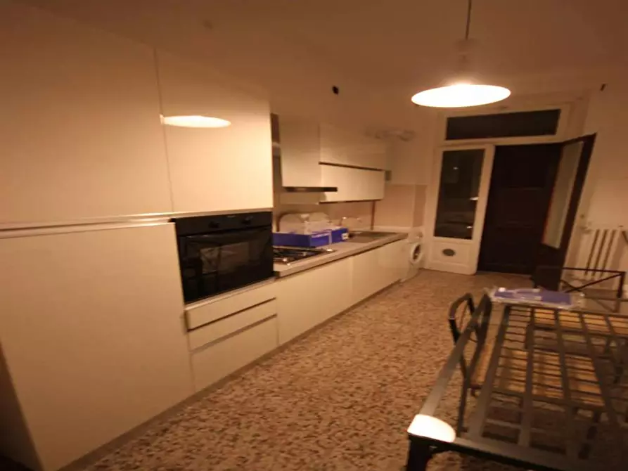 Immagine 10 di Camera in affitto  in Viale Sondrio a Milano