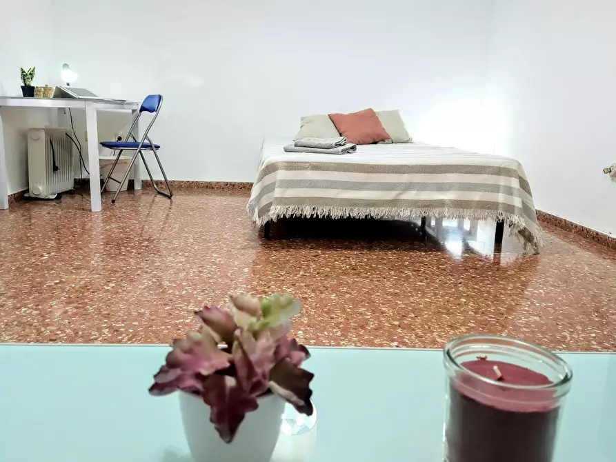 Immagine 4 di Camera in affitto  in Carrer de Vázquez de Mella a Burjassot