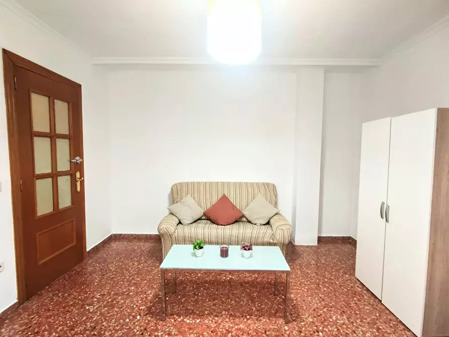 Immagine 2 di Camera in affitto  in Carrer de Vázquez de Mella a Burjassot