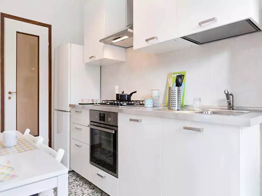 Immagine 10 di Camera in affitto  in Via dei Mandorli a Buccinasco