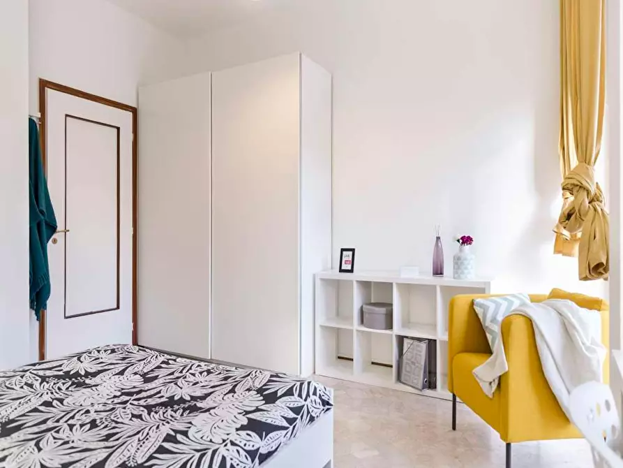 Immagine 2 di Camera in affitto  in Via dei Mandorli a Buccinasco