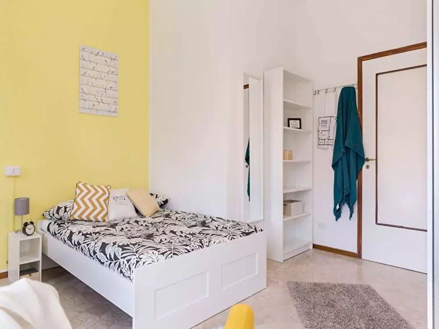 Immagine 5 di Camera in affitto  in Via dei Mandorli a Buccinasco