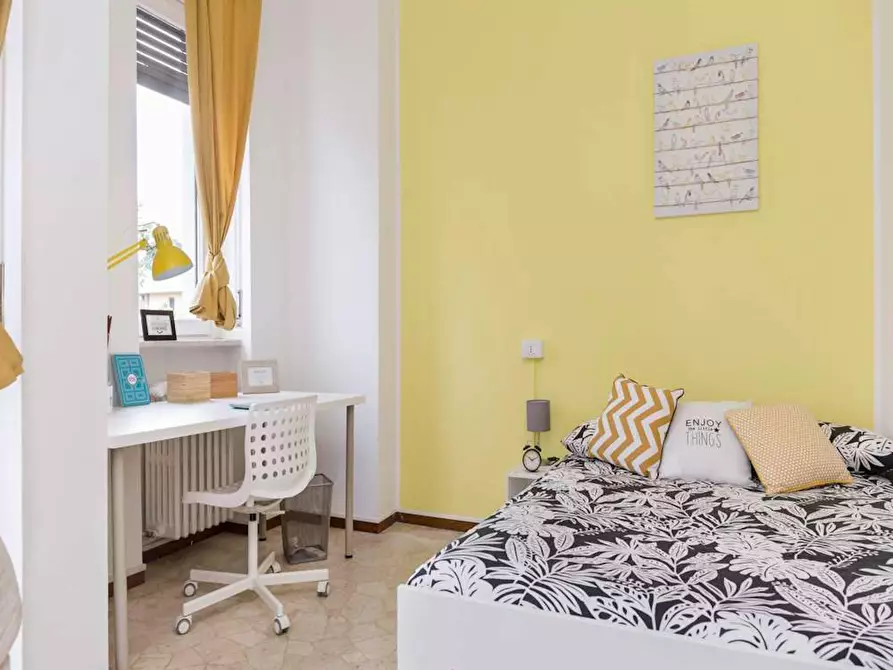 Immagine 3 di Camera in affitto  in Via dei Mandorli a Buccinasco