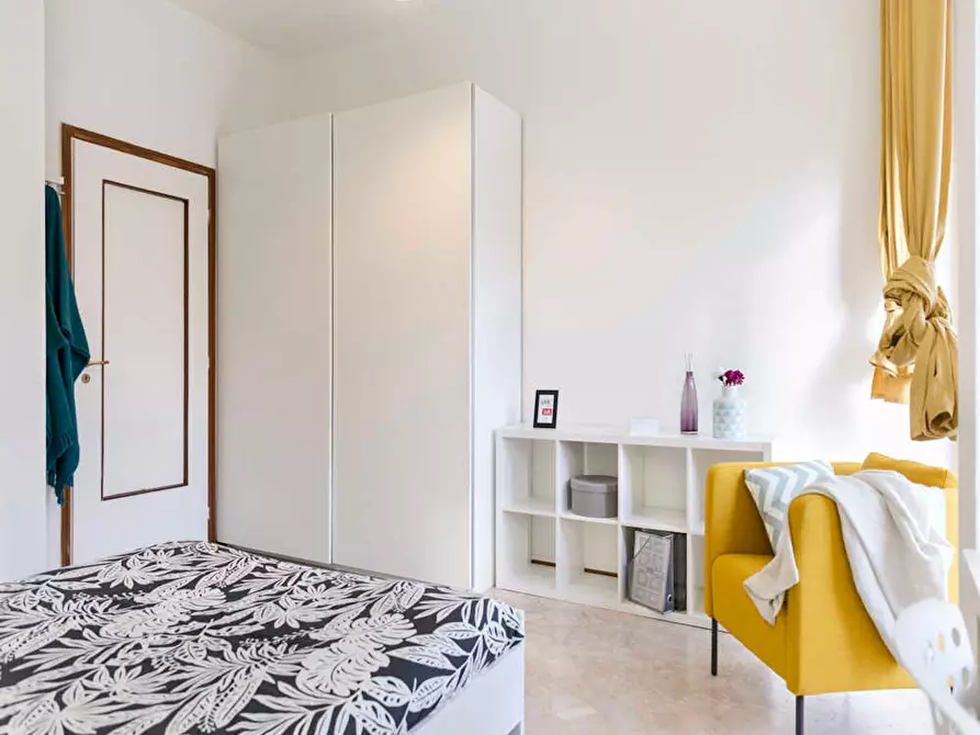 Immagine 4 di Camera in affitto  in Via dei Mandorli a Buccinasco