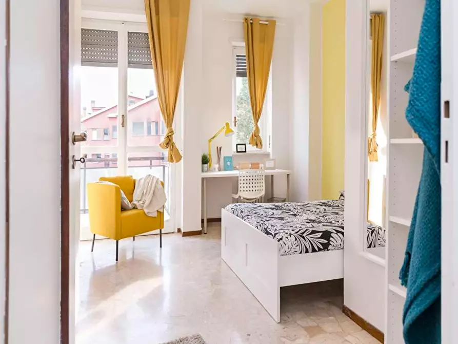 Immagine 4 di Camera in affitto  in Via dei Mandorli a Buccinasco