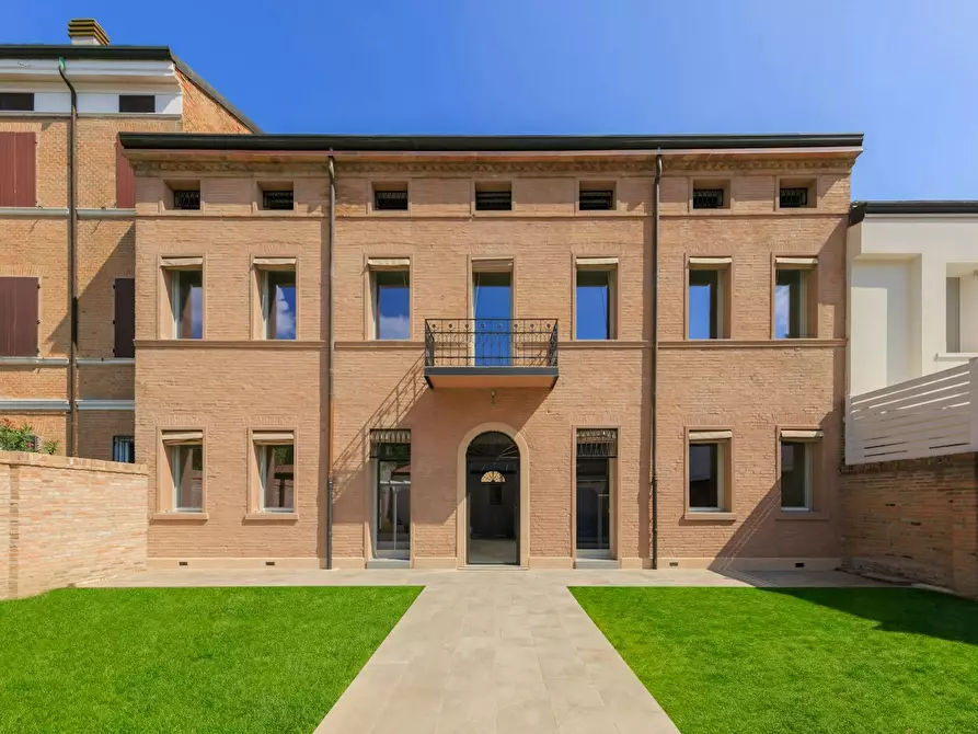 Immagine 10 di Camera in affitto  in Via Montebello a Ferrara