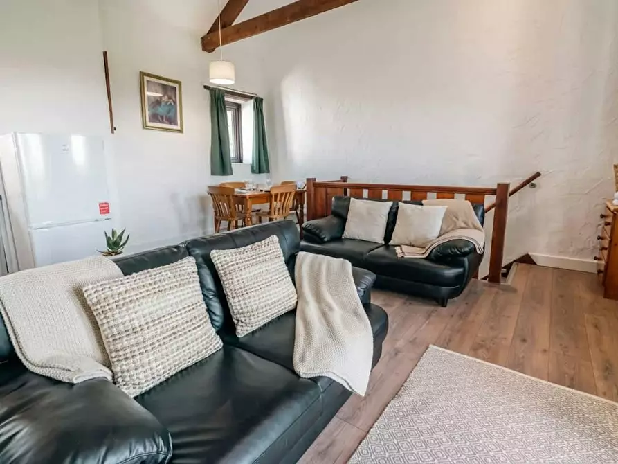 Immagine 8 di Casa indipendente in affitto  in A39 a Bude