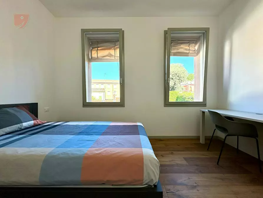 Immagine 2 di Camera in affitto  in Via Montebello a Ferrara