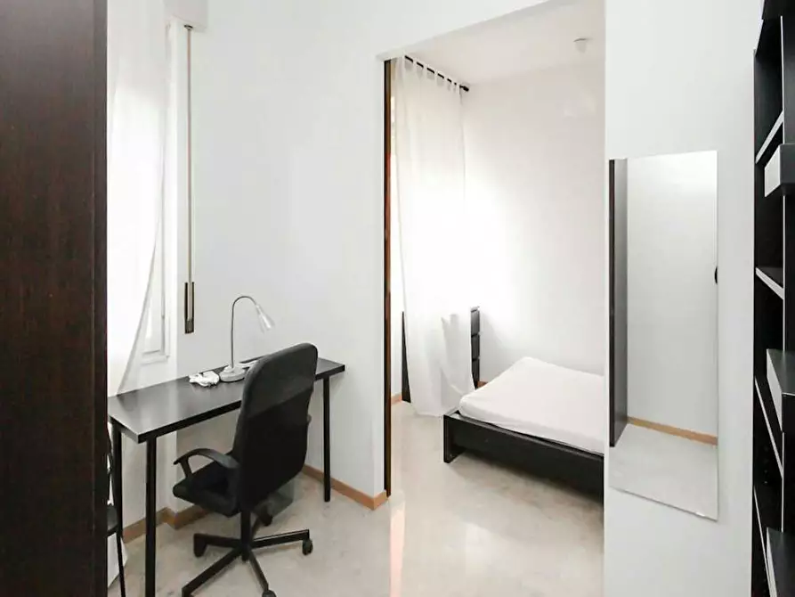 Immagine 2 di Camera in affitto  in Via Bartolomeo D'Alviano a Milano