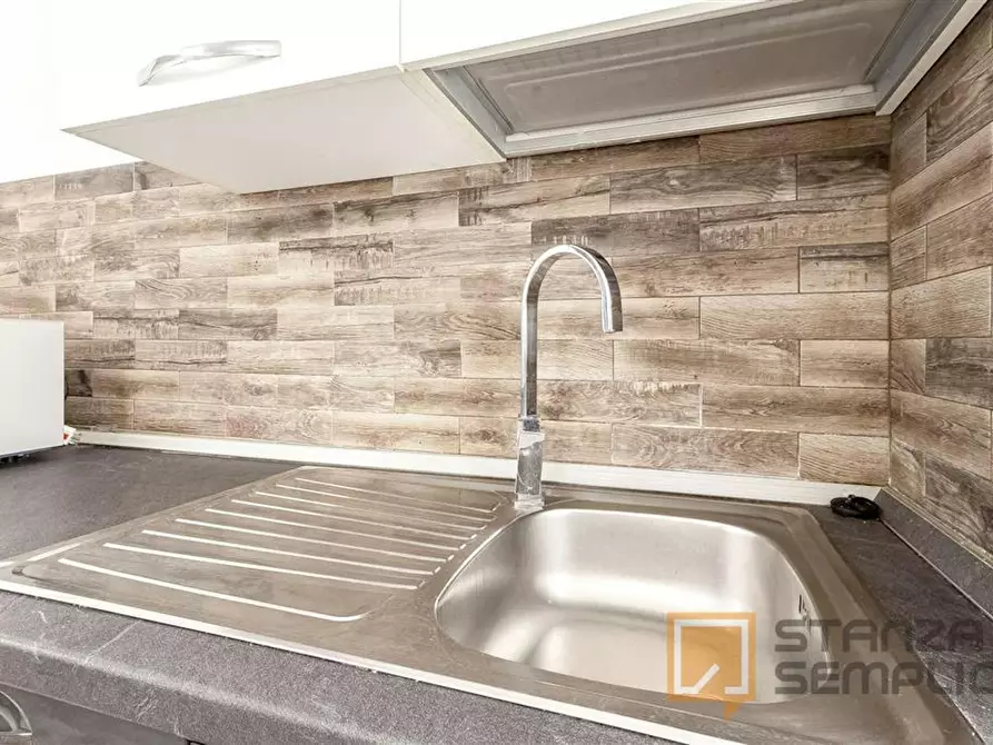 Immagine 8 di Camera in affitto  in Via Napoli a Sassari