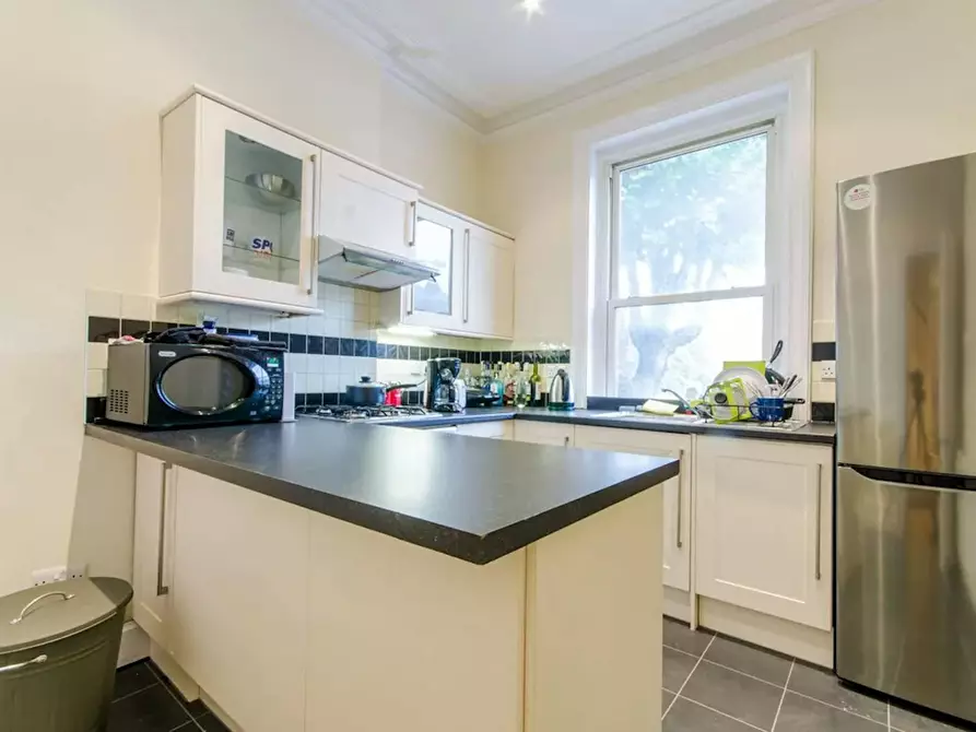 Immagine 6 di Appartamento in affitto  in Finchley Road a Camden Town