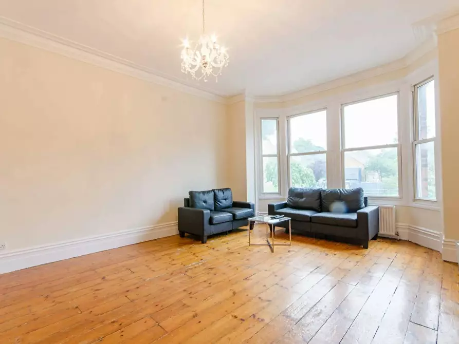 Immagine 5 di Appartamento in affitto  in Finchley Road a Camden Town