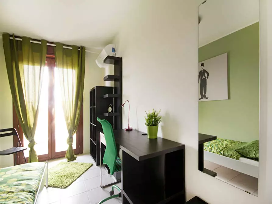 Immagine 2 di Camera in affitto  in Largo Cavalieri di Malta a Milano