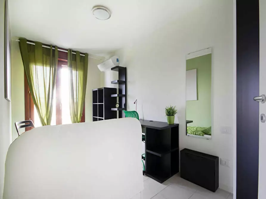 Immagine 5 di Camera in affitto  in Largo Cavalieri di Malta a Milano