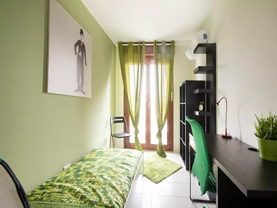 Immagine 3 di Camera in affitto  in Largo Cavalieri di Malta a Milano