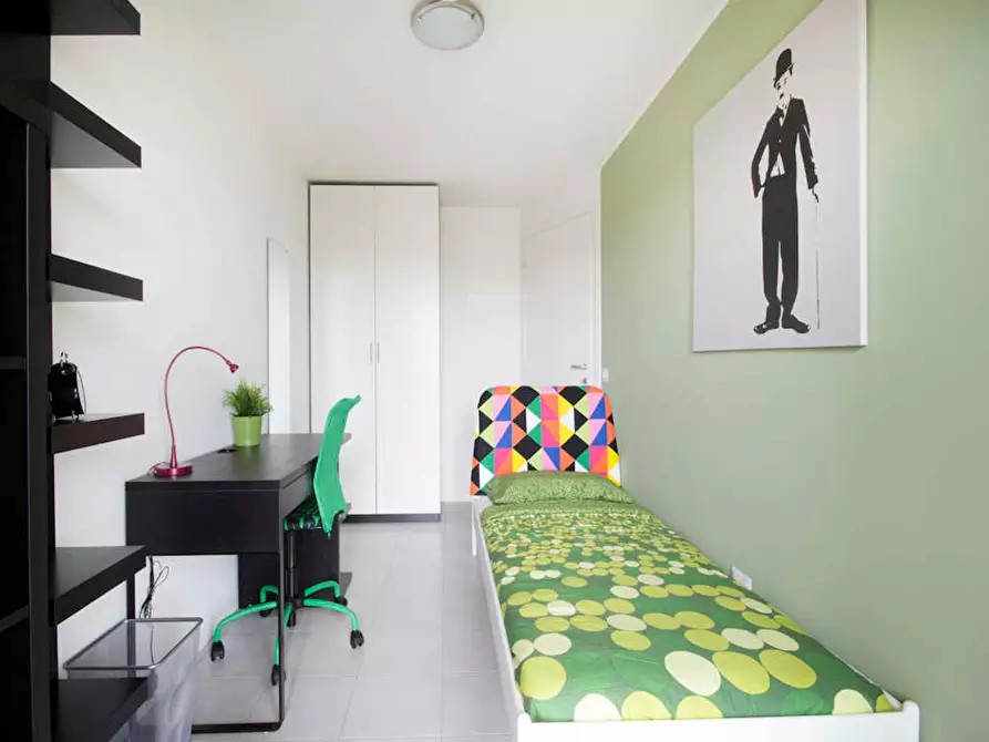 Immagine 1 di Camera in affitto  in Largo Cavalieri di Malta a Milano