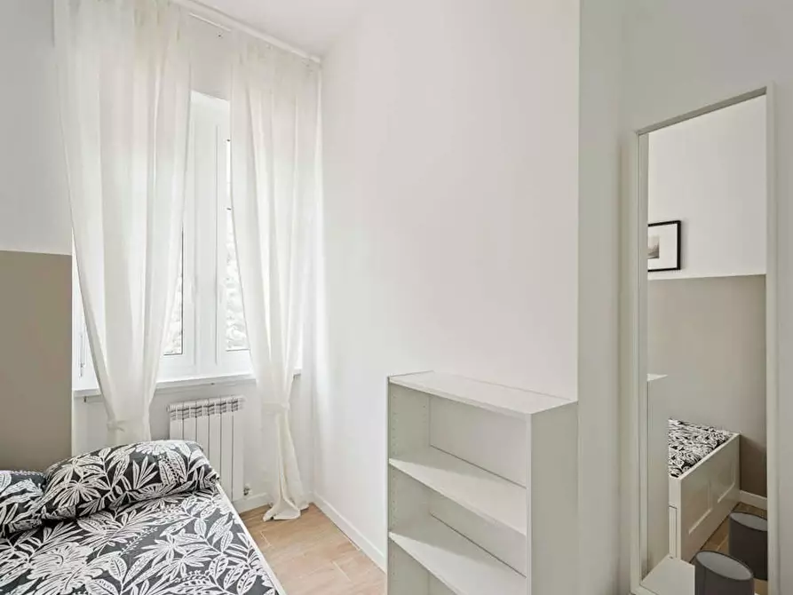 Immagine 3 di Camera in affitto  in Viale Legioni Romane a Milano