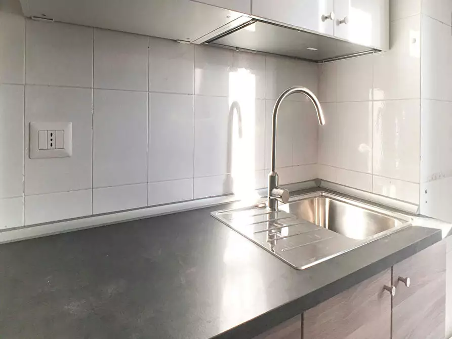 Immagine 10 di Camera in affitto  in Via Ariberto a Milano