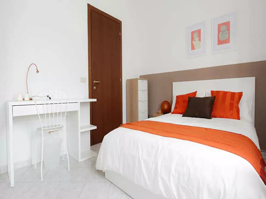 Immagine 4 di Camera in affitto  in Viale Ortles a Milano