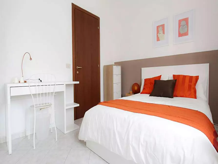 Immagine 3 di Camera in affitto  in Viale Ortles a Milano