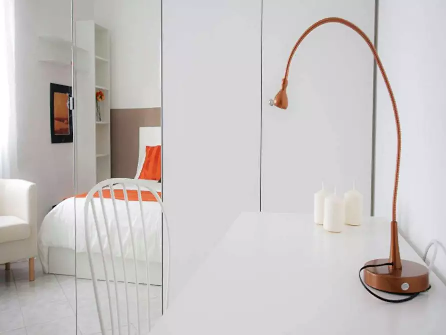 Immagine 6 di Camera in affitto  in Viale Ortles a Milano