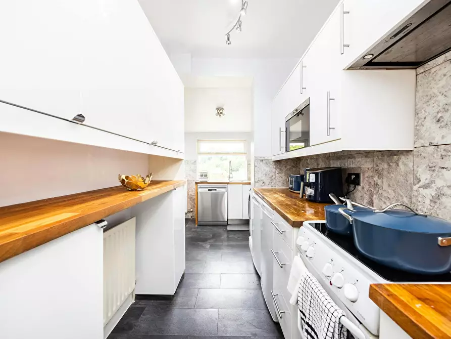 Immagine 5 di Casa indipendente in affitto  in Tillingdown Hill a Whyteleafe