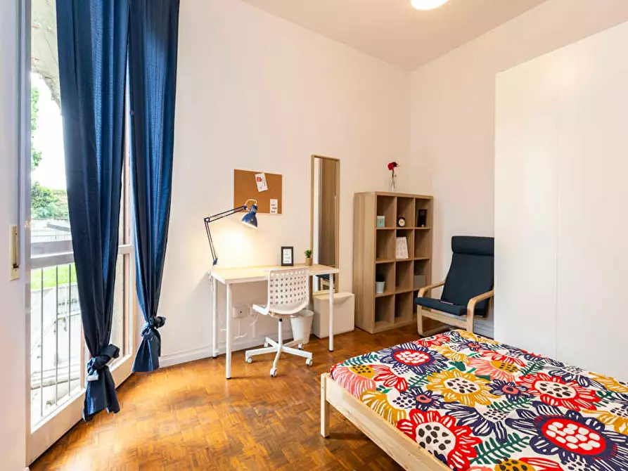 Immagine 5 di Camera in affitto  in Via Sulmona a Milano