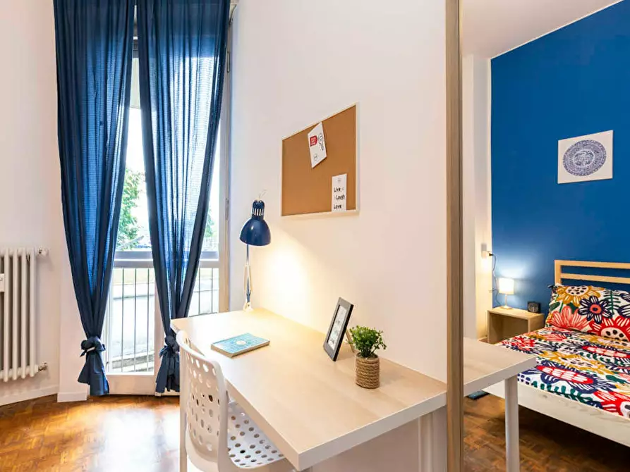 Immagine 8 di Camera in affitto  in Via Sulmona a Milano