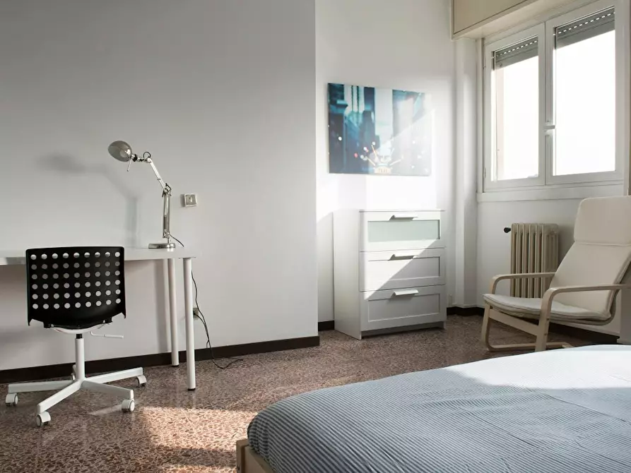 Immagine 3 di Camera in affitto  in Via Federico Engels a Milano