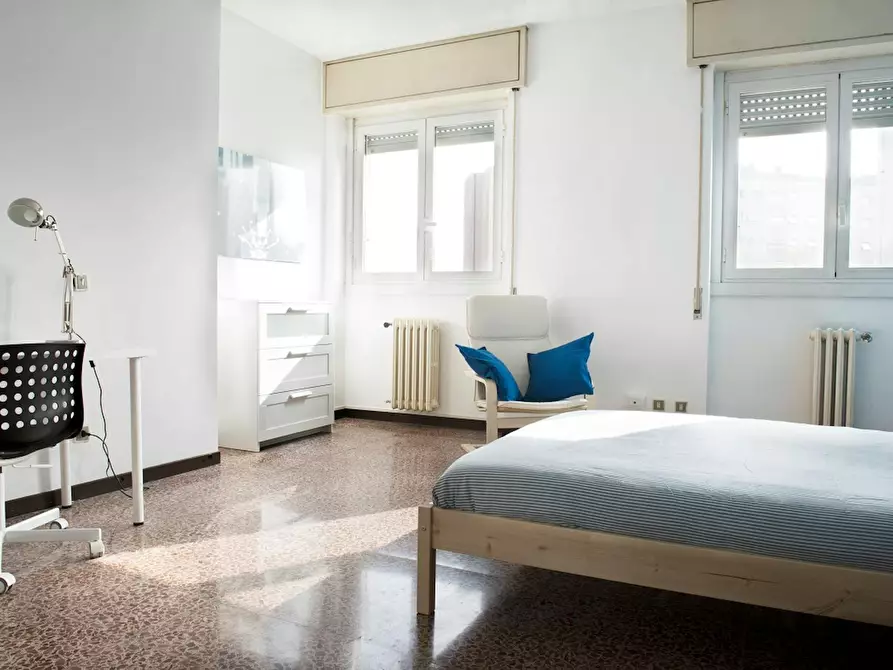 Immagine 2 di Camera in affitto  in Via Federico Engels a Milano