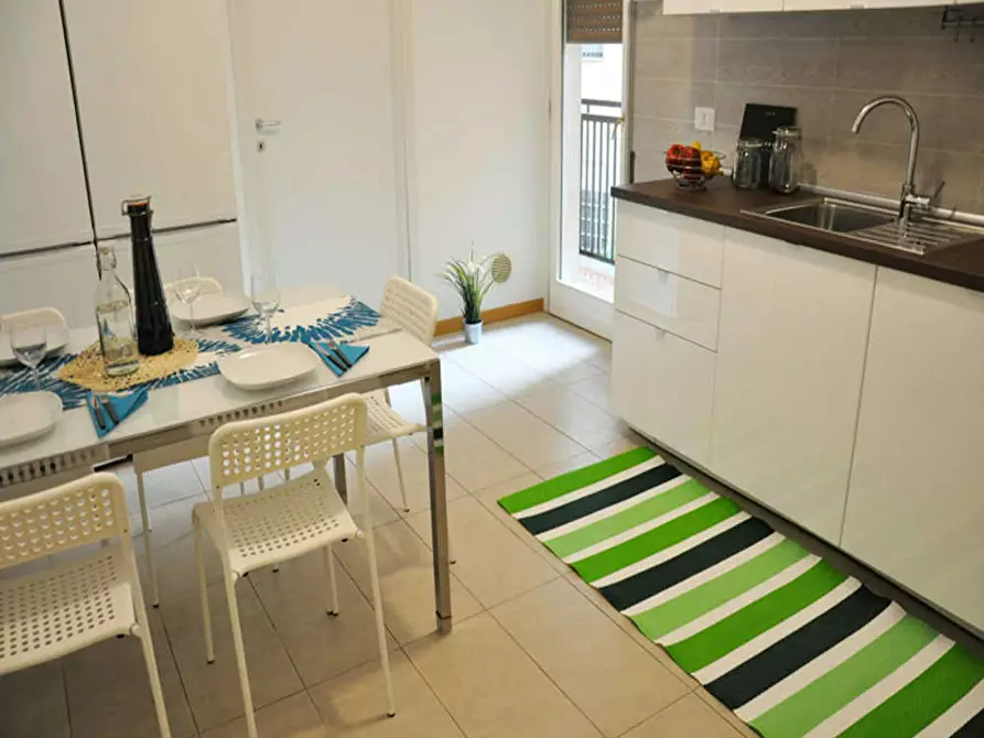 Immagine 10 di Camera in affitto  in Via Carlo Botta a Milano