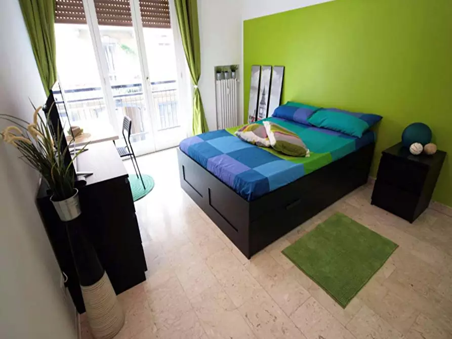 Immagine 1 di Camera in affitto  in Via Carlo Botta a Milano