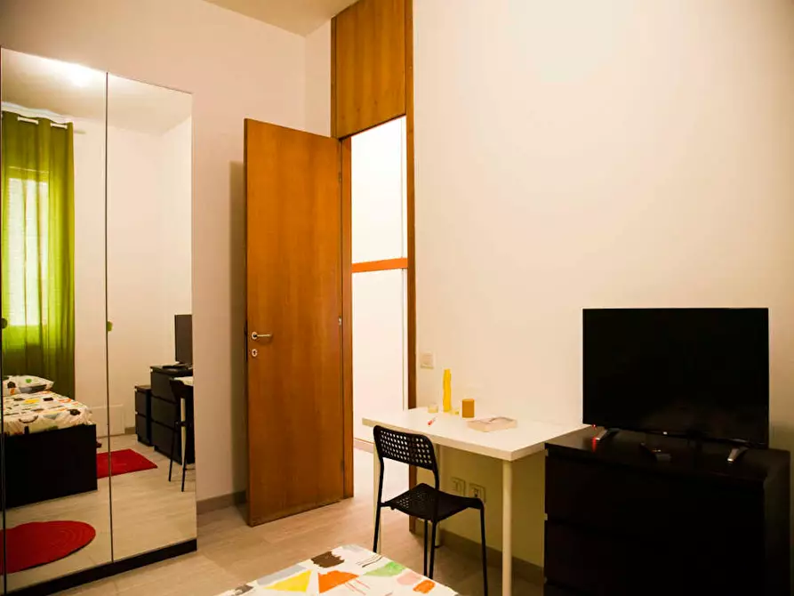 Immagine 6 di Camera in affitto  in Via Conca del Naviglio a Milano