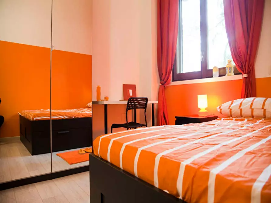 Immagine 5 di Camera in affitto  in Via Conca del Naviglio a Milano