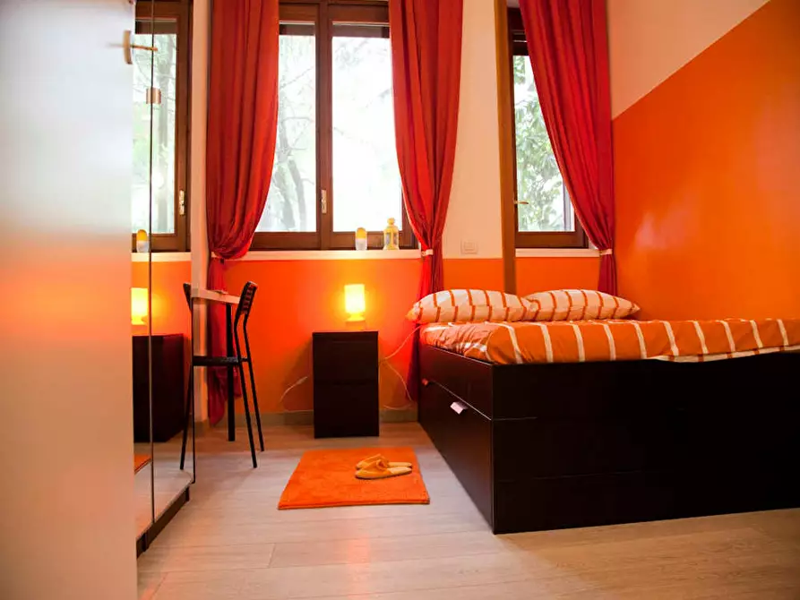 Immagine 1 di Camera in affitto  in Via Conca del Naviglio a Milano