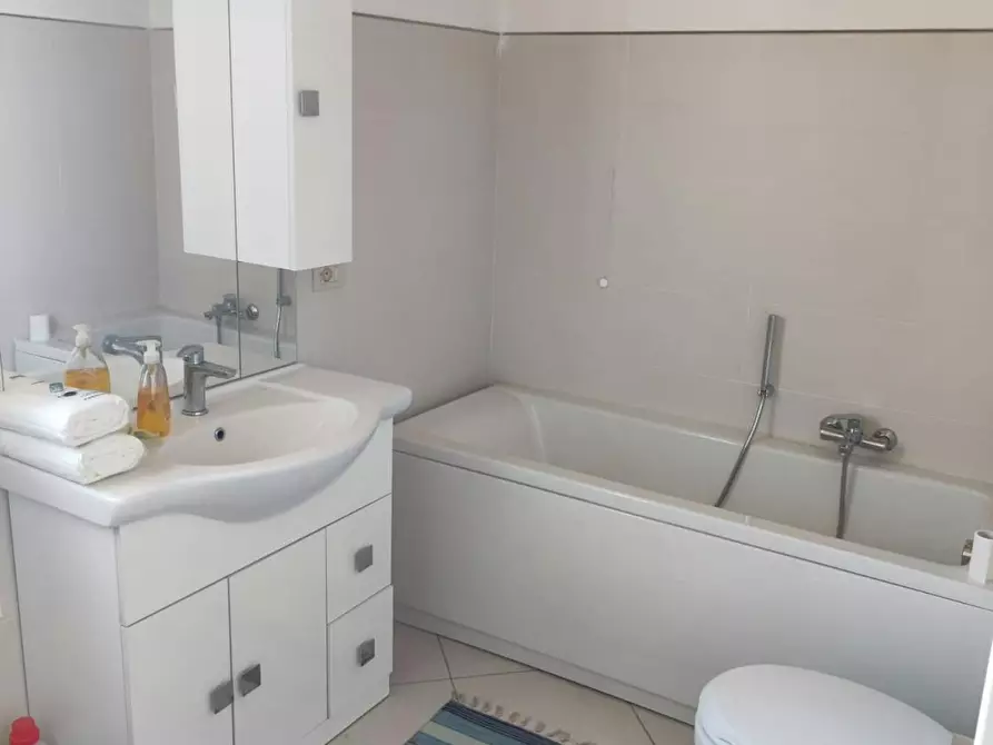 Immagine 10 di Casa indipendente in affitto  in Via Miranese a Venezia