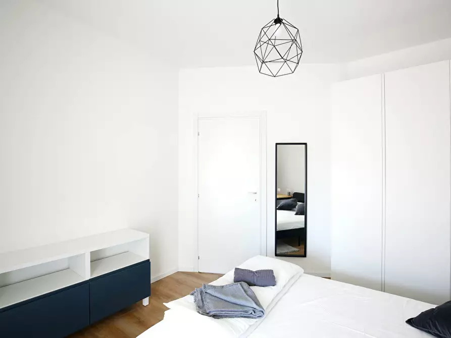 Immagine 5 di Camera in affitto  in Via Benjamin Constant a Milano