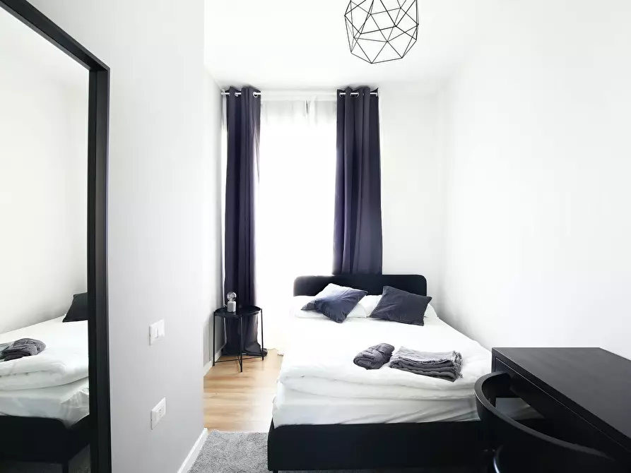 Immagine 6 di Camera in affitto  in Via Benjamin Constant a Milano