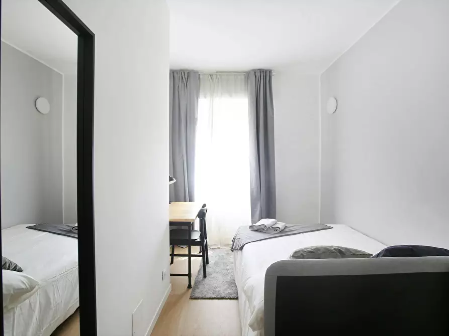 Immagine 1 di Camera in affitto  in Via Benjamin Constant a Milano