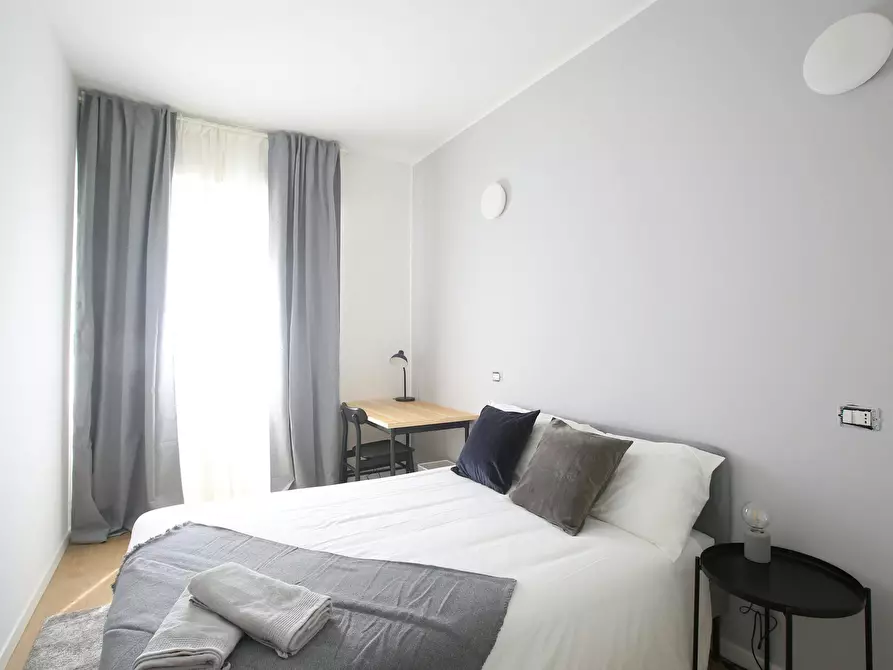Immagine 1 di Camera in affitto  in Via Benjamin Constant a Milano