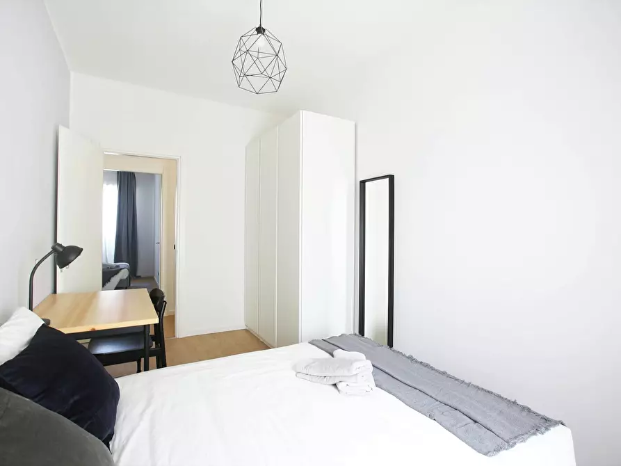 Immagine 4 di Camera in affitto  in Via Benjamin Constant a Milano
