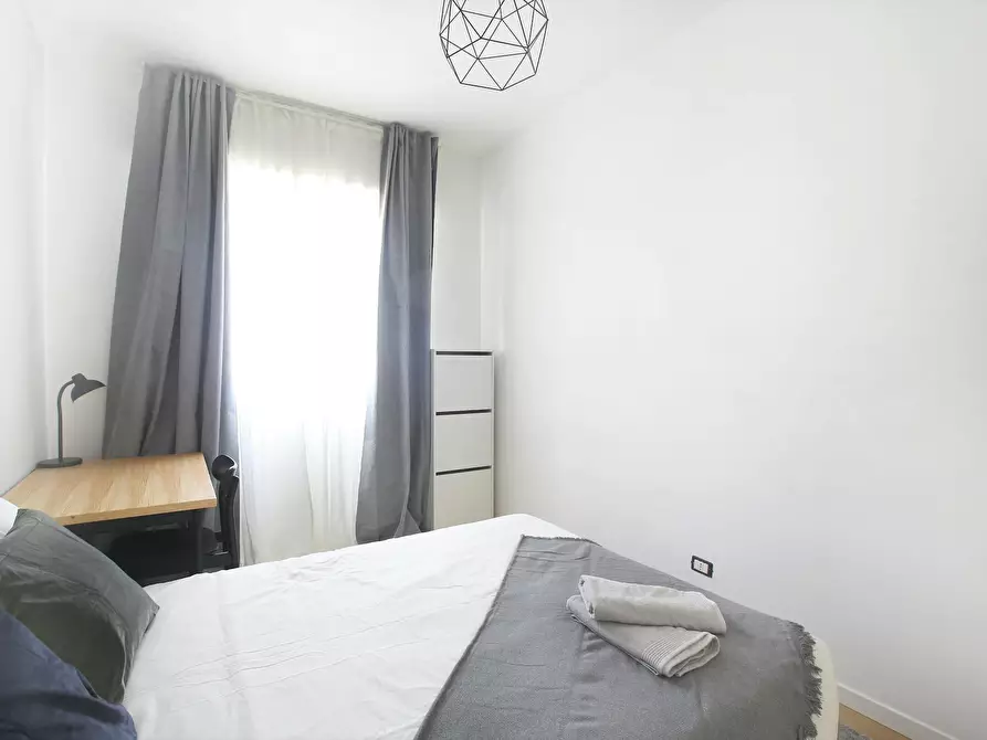 Immagine 2 di Camera in affitto  in Via Benjamin Constant a Milano