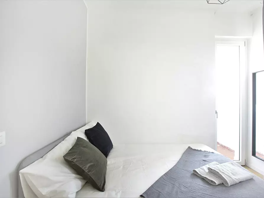 Immagine 1 di Camera in affitto  in Via Benjamin Constant a Milano