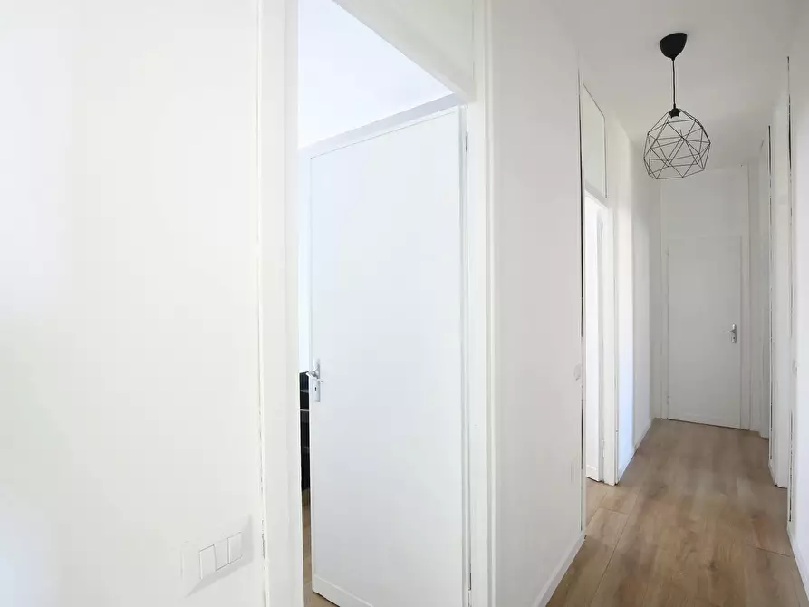 Immagine 6 di Camera in affitto  in Via Benjamin Constant a Milano