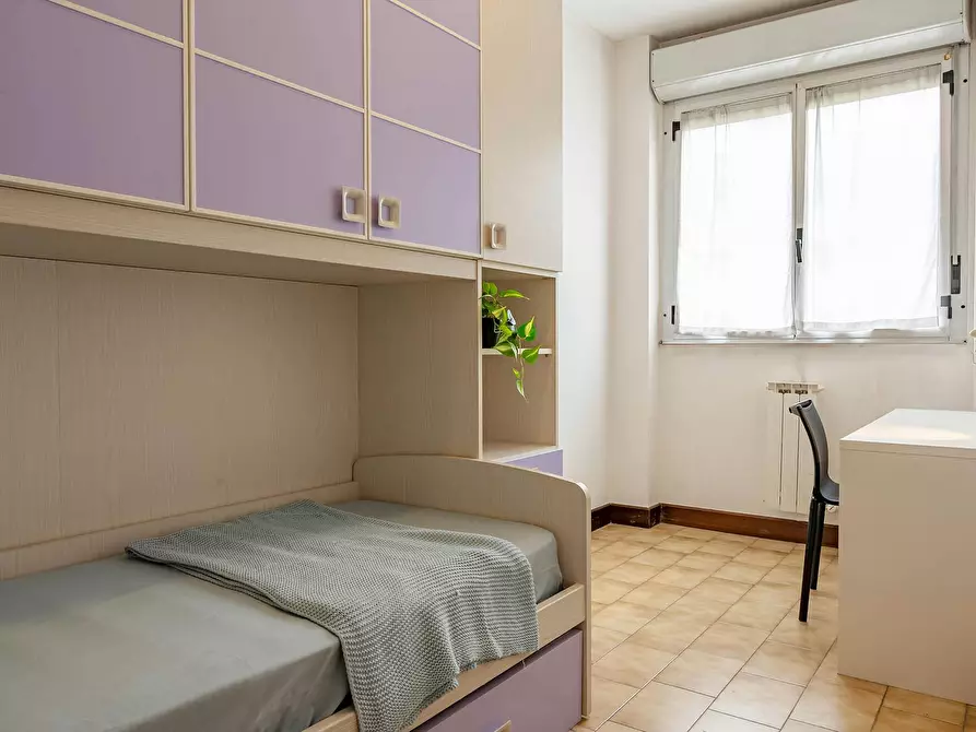 Immagine 3 di Camera in affitto  in Via Lodovico il Moro a Milano