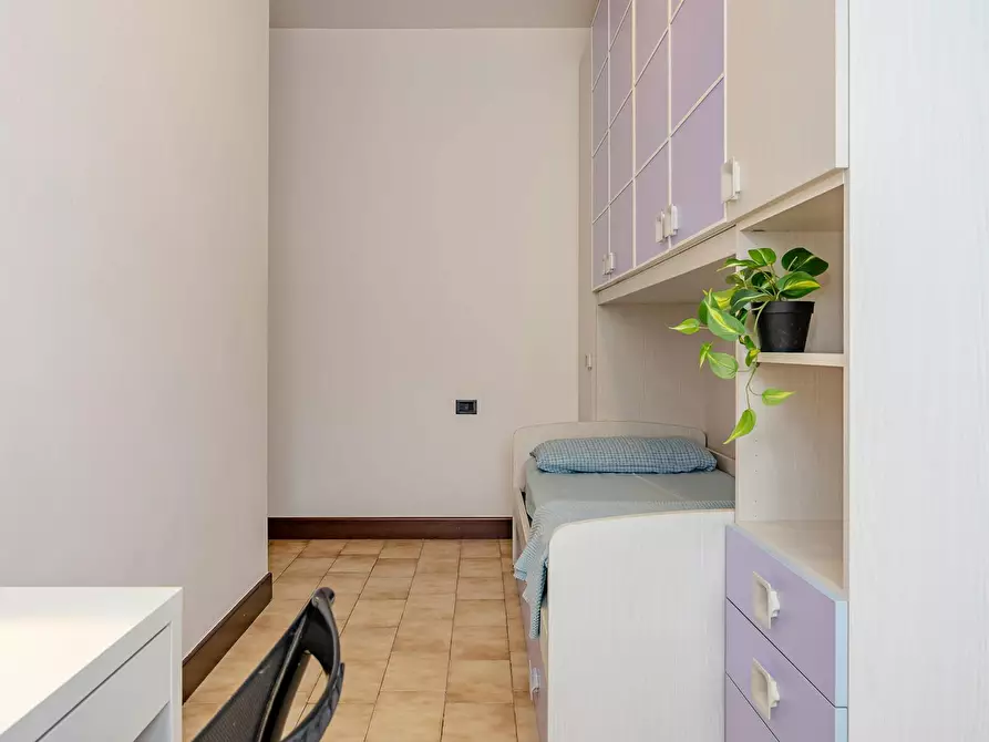 Immagine 5 di Camera in affitto  in Via Lodovico il Moro a Milano