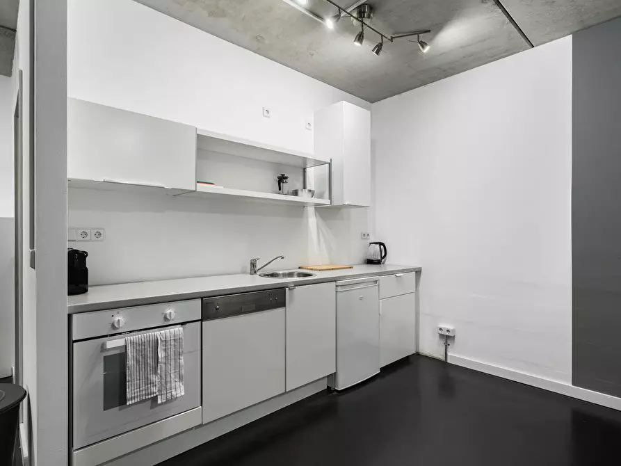 Immagine 9 di Appartamento in affitto  in Linienstraße a Berlin