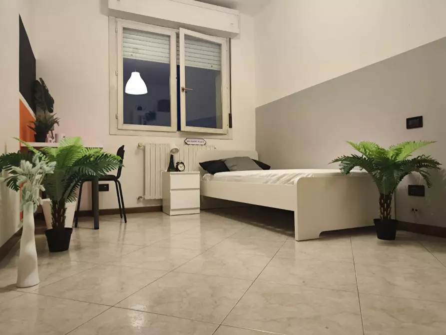 Immagine 2 di Camera in affitto  in Via Giovanni Segantini a Bologna