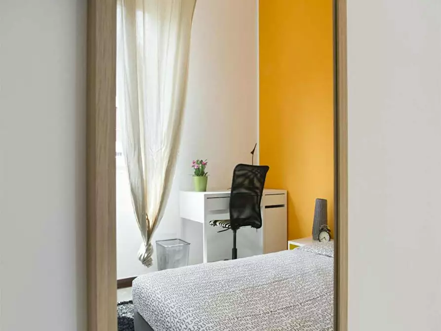 Immagine 5 di Camera in affitto  in Via Salvatore Barzilai a Milano